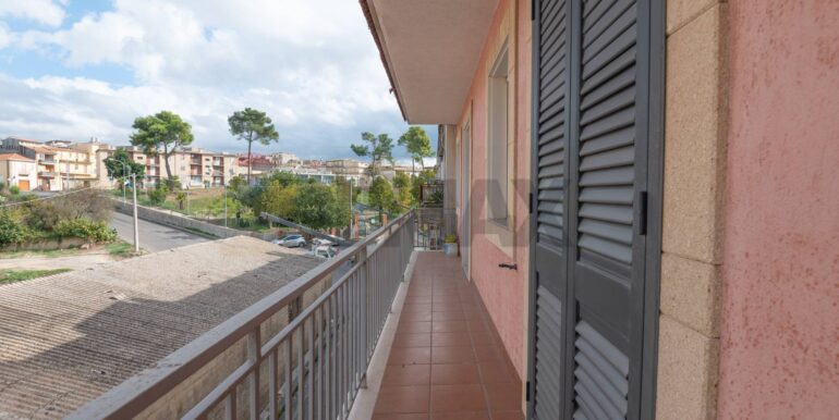 20251011122236-992389-5