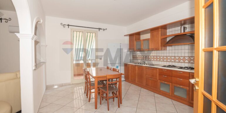 20251011122257-992389-11