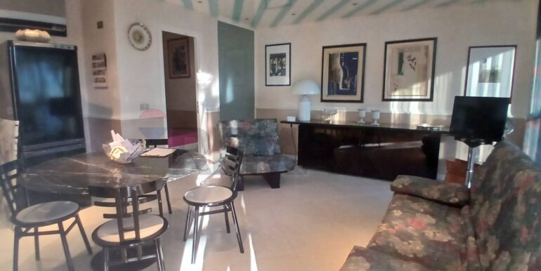 20251012202535-993159-7