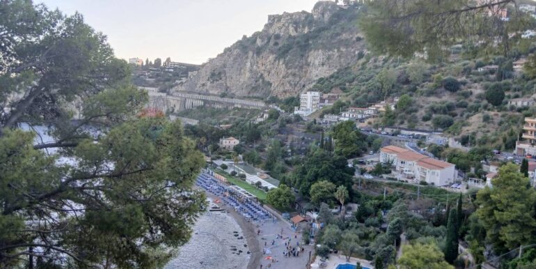 20251012202600-993159-14