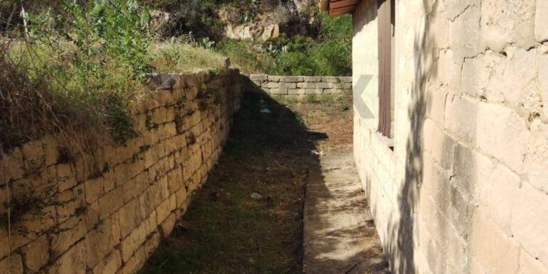 20251012223217-936646-17