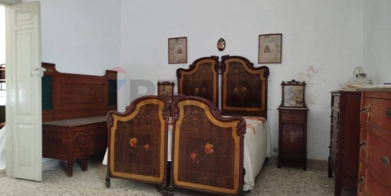 20251013115817-992558-7