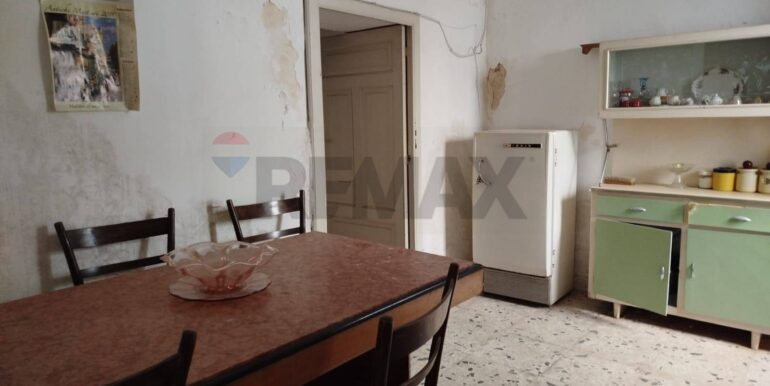 20251013120006-992558-17