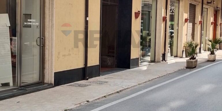 20251013174049-993103-12