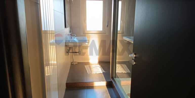 20251013215328-993480-18