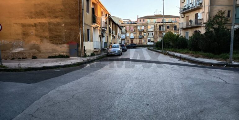 20251013215336-993480-21