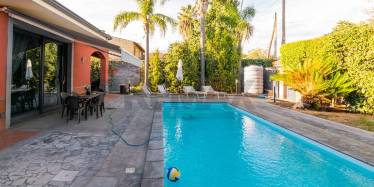 2025101400015-993483-5