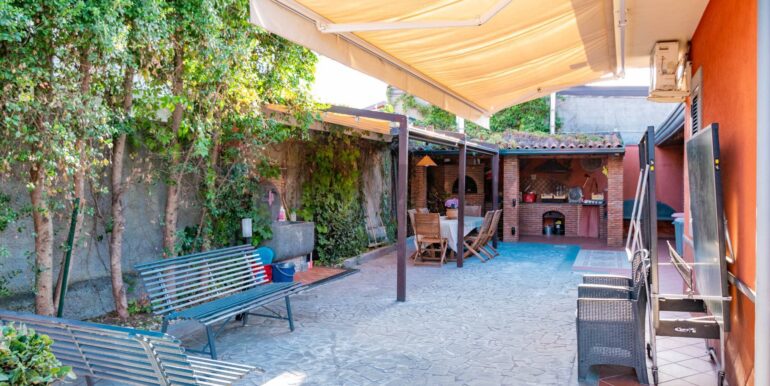 2025101400042-993483-12