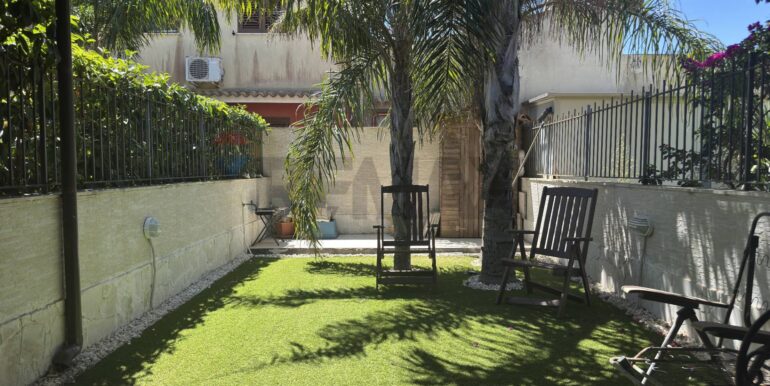 20251014115629-993563-11