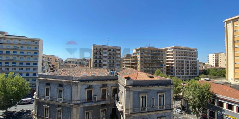 20251014190026-993315-17