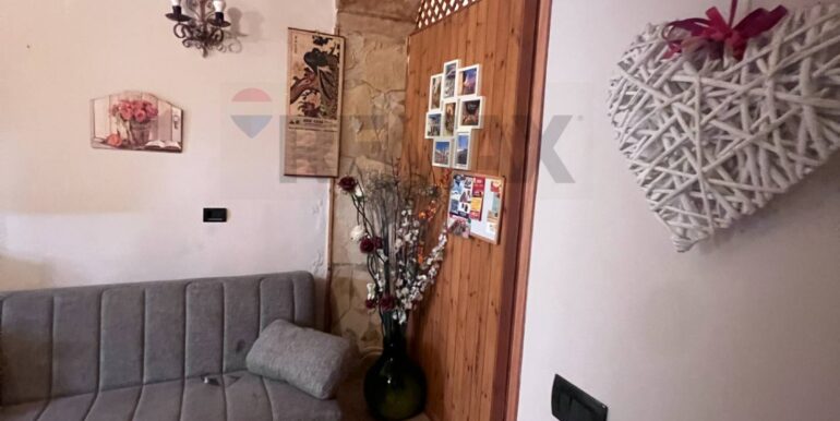 20251014193735-993710-12