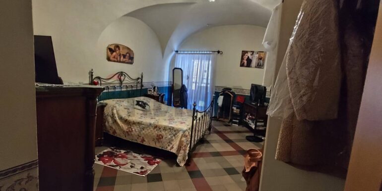 20251014195346-993702-22