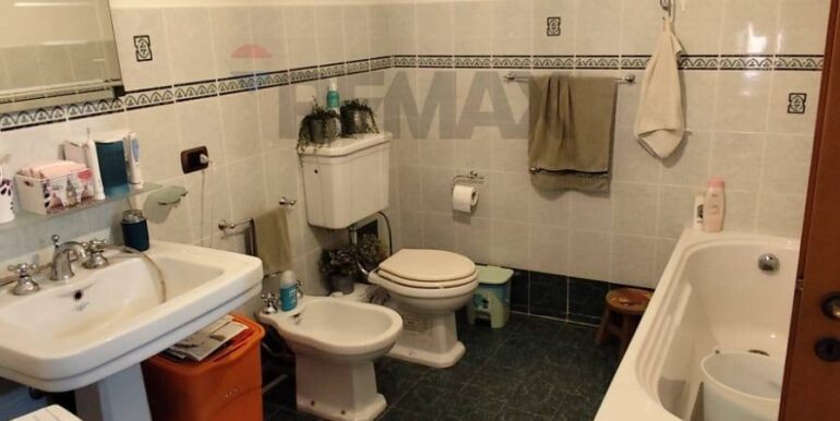 20251014195358-993702-29