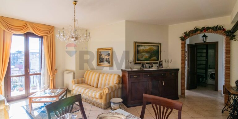 2025101483050-992777-8