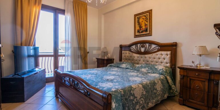 2025101483055-992777-9