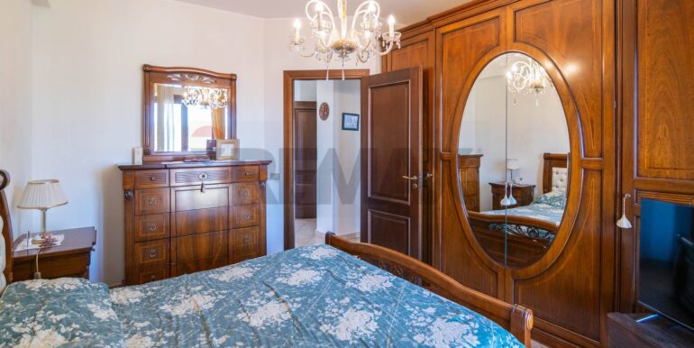 2025101483100-992777-10