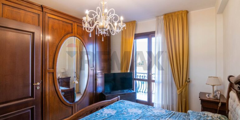 2025101483105-992777-11