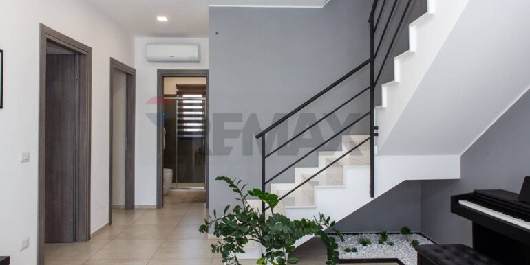 20251015200834-993927-12