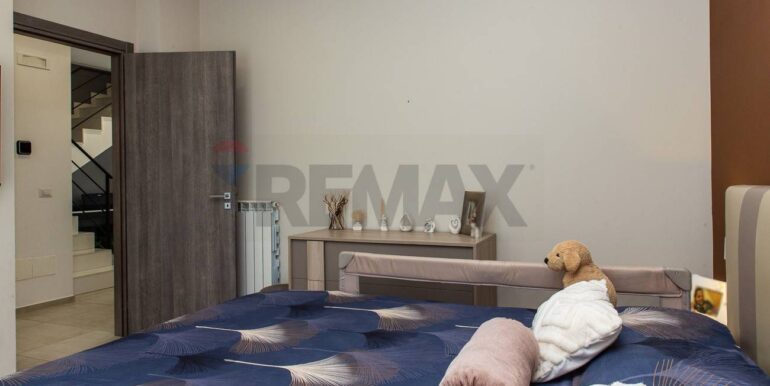 20251015200855-993927-18