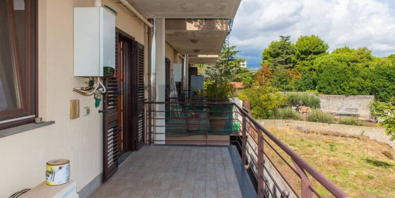 20251015200907-993927-21