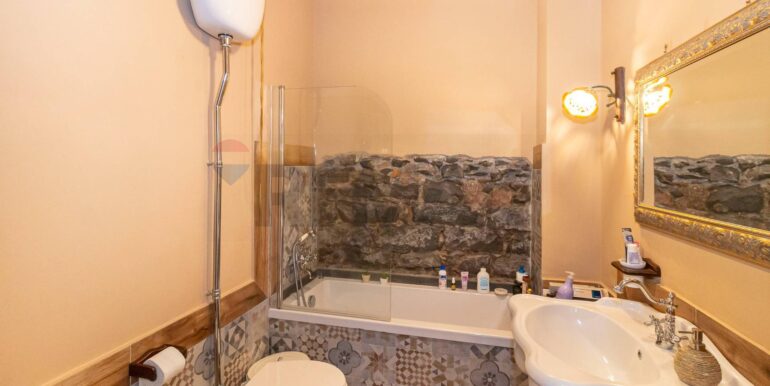 2025101593625-993735-18