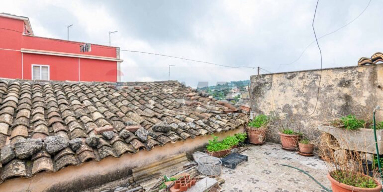 20251016142806-993891-23