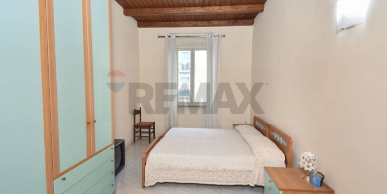 20251016203010-993152-12