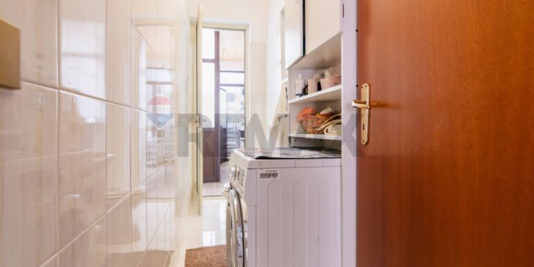 20251017104646-994179-17