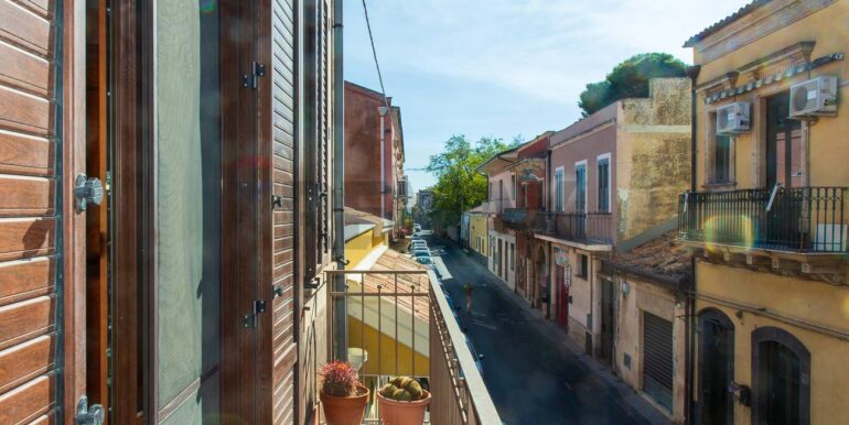 20251018113240-994379-16