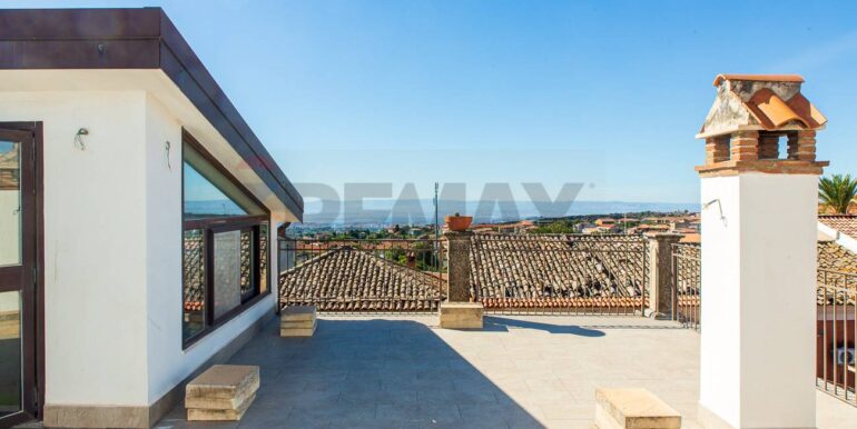 20251018113607-994379-50