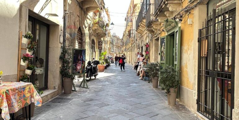 20251018201122-987789-2