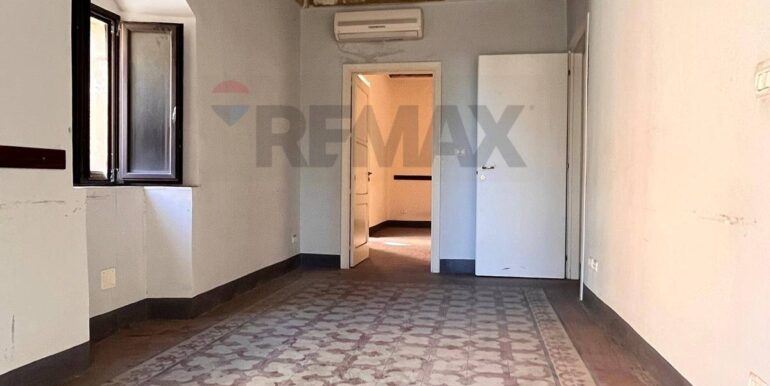 20251020115059-993415-7