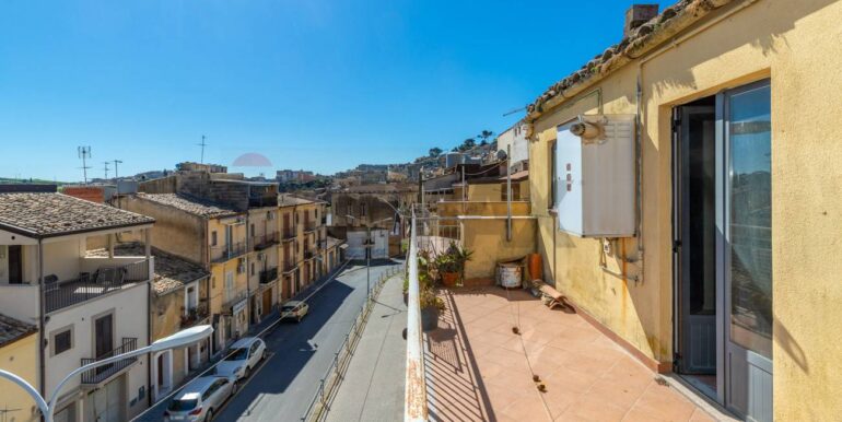 20251020135308-994545-15