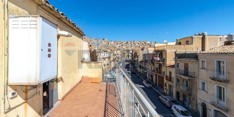 20251020135308-994545-16