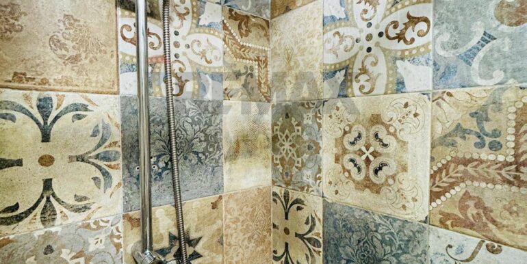 20251020170851-994609-16