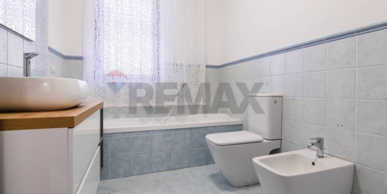 20251020172300-994542-22