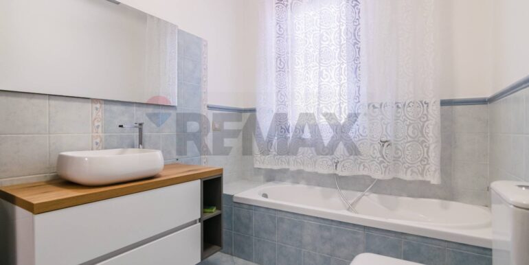 20251020172303-994542-23