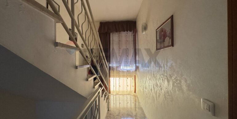 20251020191615-994650-17