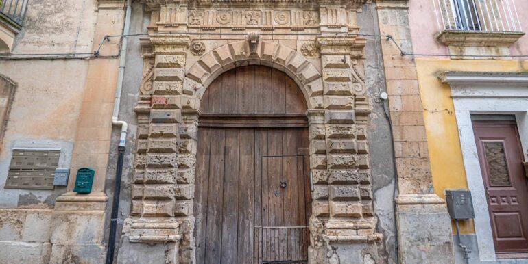 20251021114434-992918-1