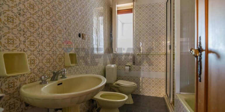 20251021122152-795040-15