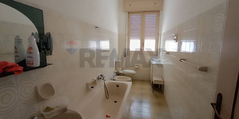 20251024183655-995996-31