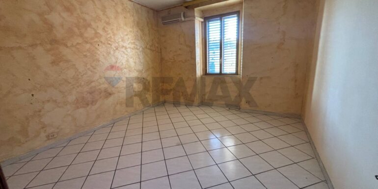 20251024185402-996001-1