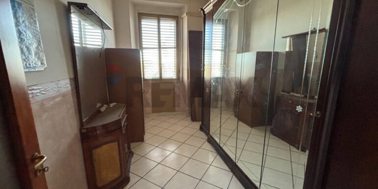 20251024185453-996001-3