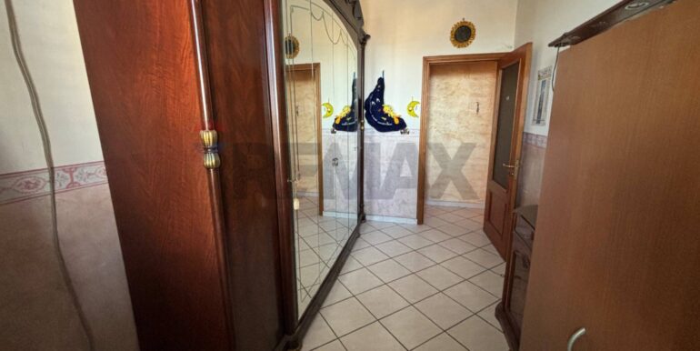 20251024185521-996001-4