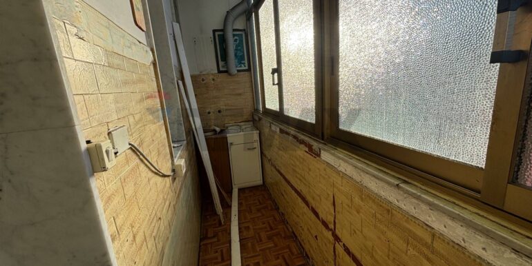 20251024185850-996001-12