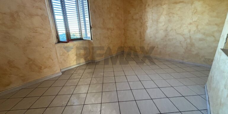 20251024190014-996001-15