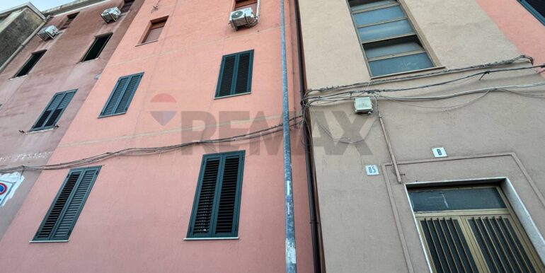 20251024190112-996001-18