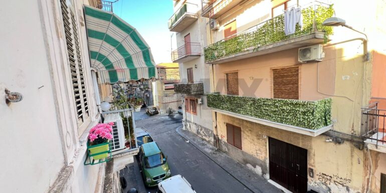 20251025225714-996109-10