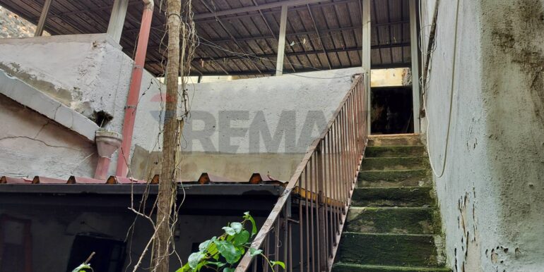 2025102585843-995474-32