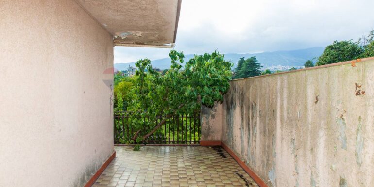 20251026181035-966487-18